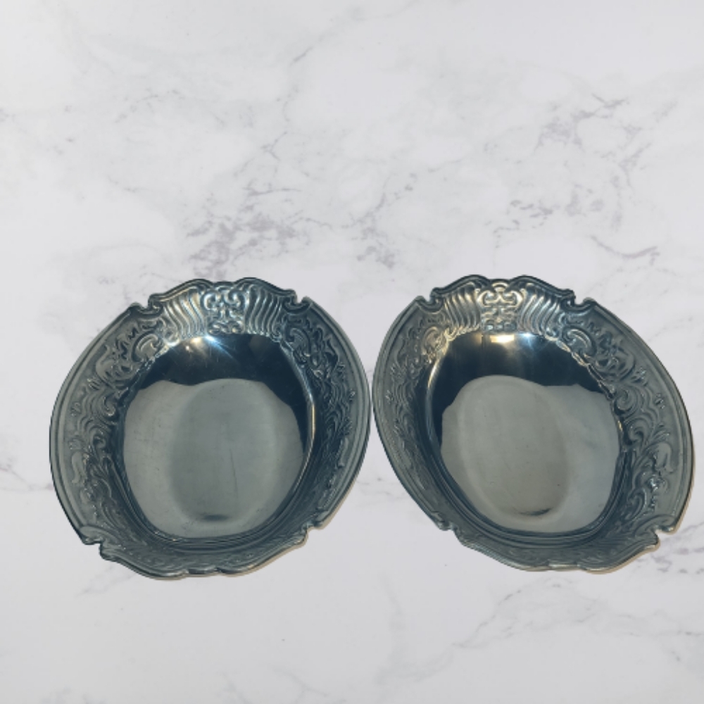 Wilton Armetale Juan Vela Studio Set of 2 Serving Bowls